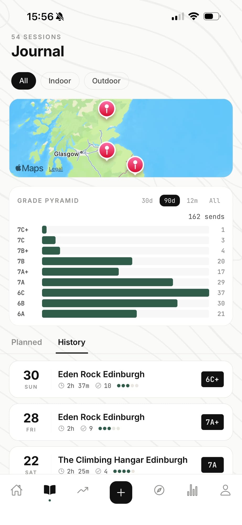 The BLEAUBLOC journal, showing a map of logged locations, a grade pyramid over 162 sends from 6A to 7C+, and a session history listing indoor walls with duration, send count and top grade.